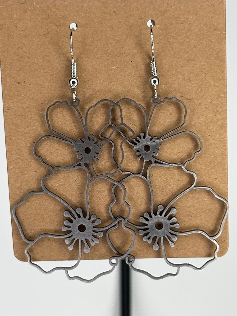 Floral Outline Drop Earrings - Women Fashion Jewelry